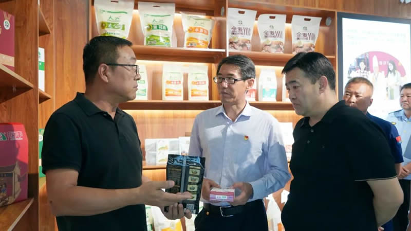 赵峻岭开展食品安全包保督导工作