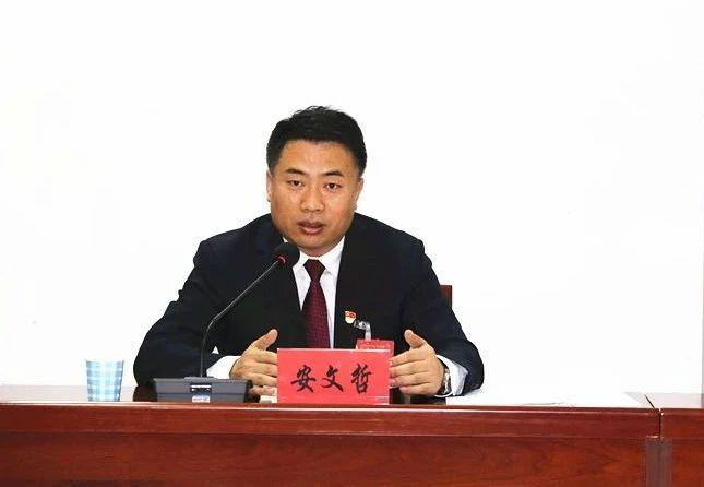 赵峻岭安文哲分别参加临河区第十四次党代会代表团分