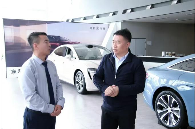 区领导调研部分第三产业企业运营情况